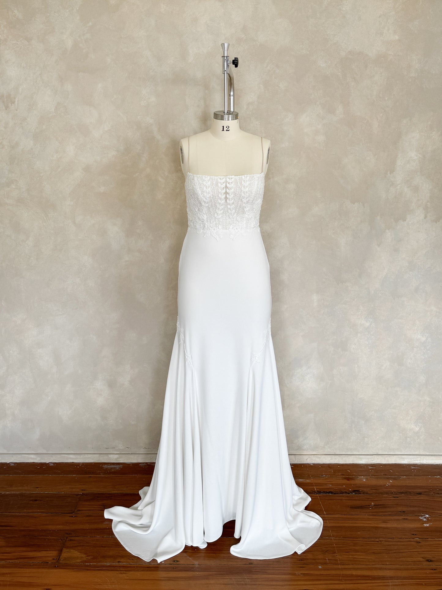Aidan Gown - UK6