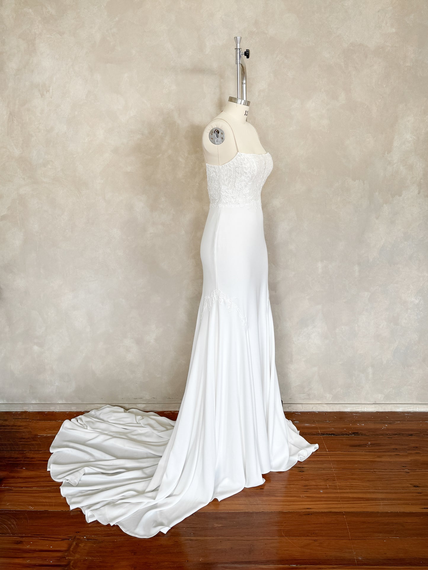 Aidan Gown - UK6