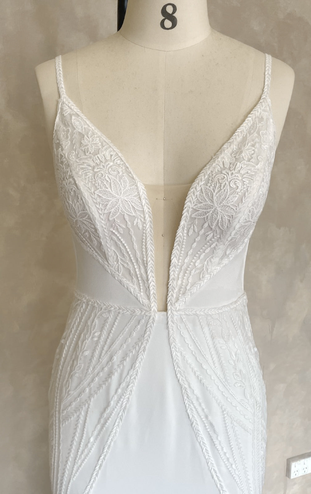 Reece Gown - UK8