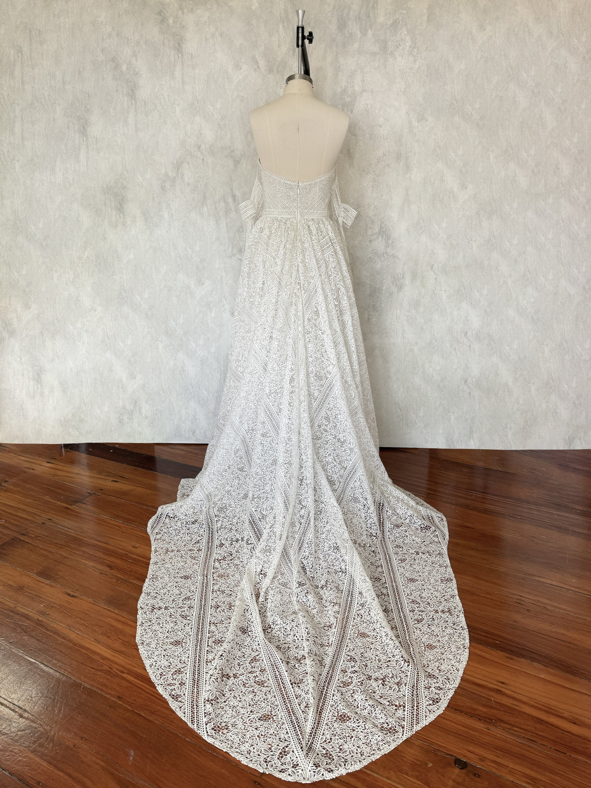 Tyler Gown - UK10