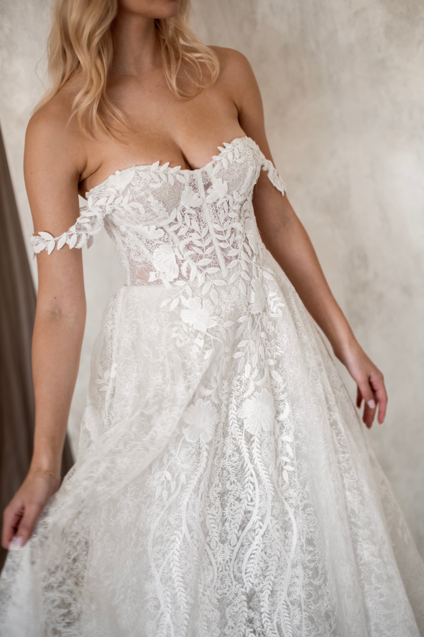 Cole Gown - UK 16 DD