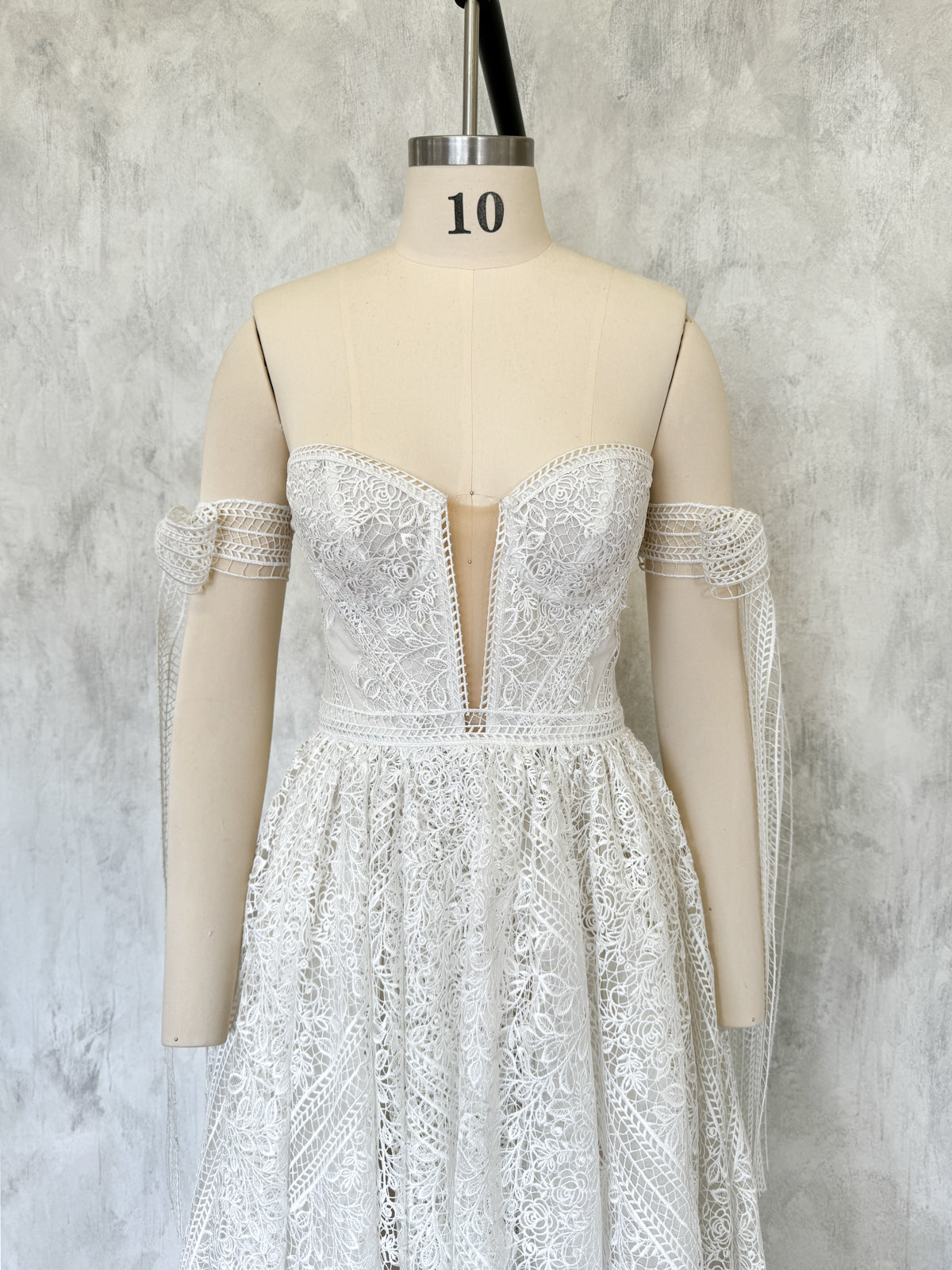 Tyler Gown - UK10