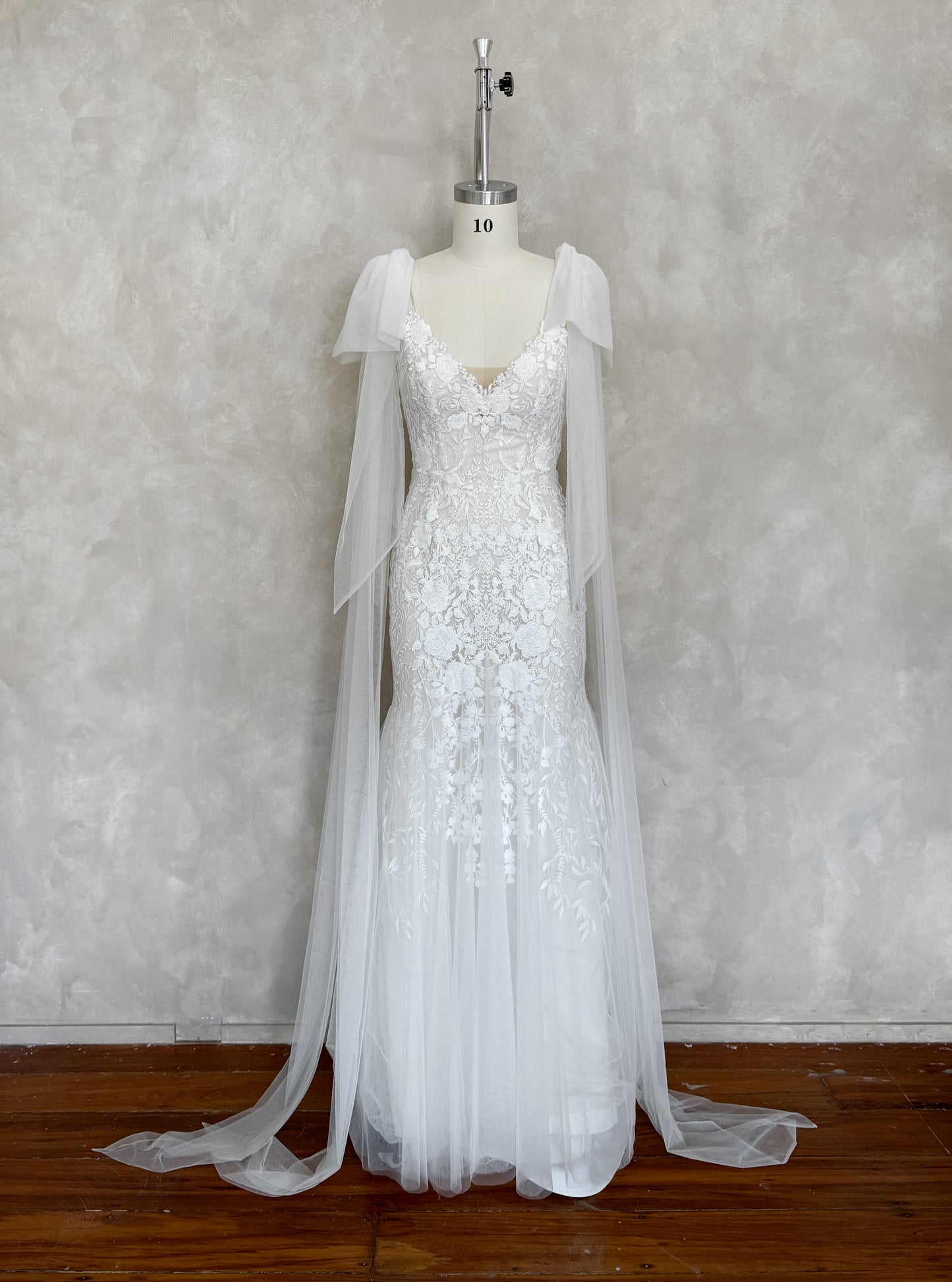 Miles Gown - UK 10