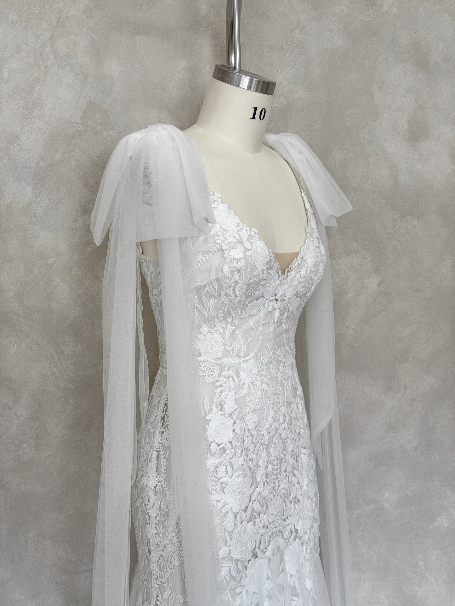 Miles Gown - UK 10