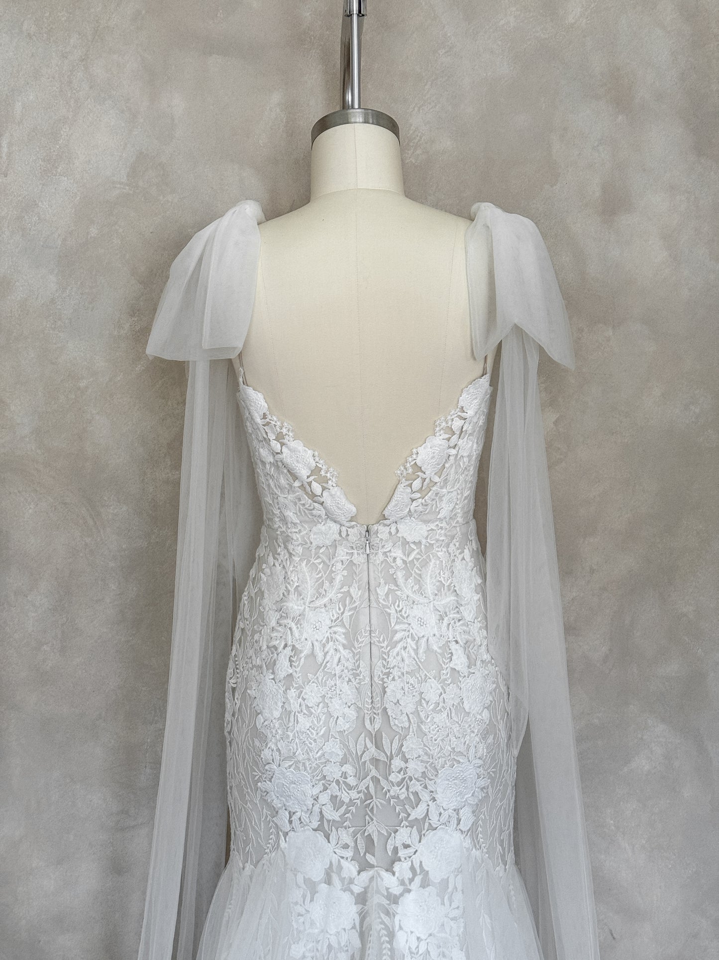 Miles Gown - UK 10