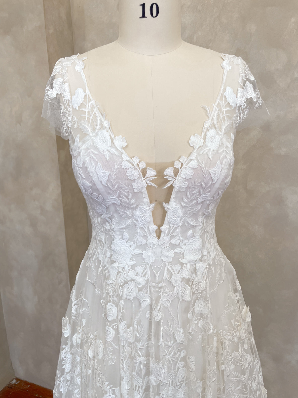 Blake Gown - UK10