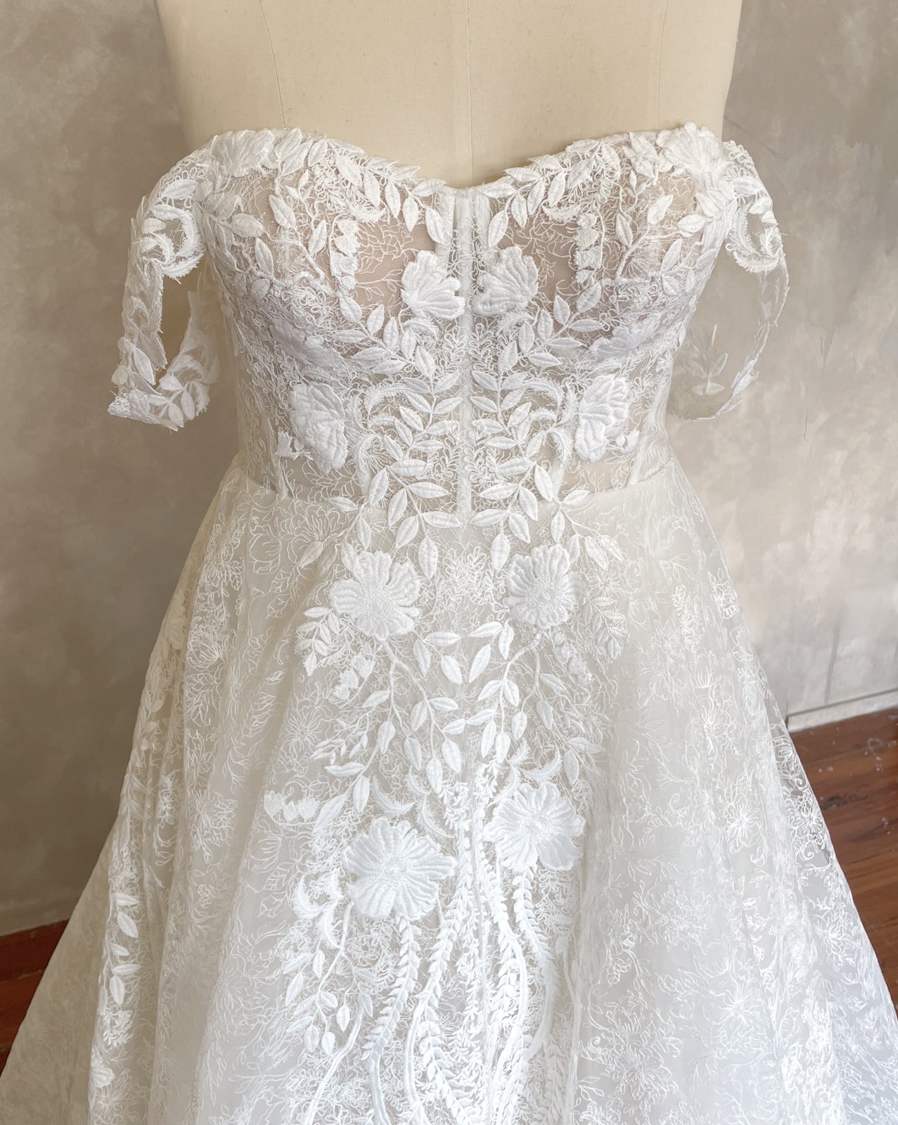 Cole Gown - UK 16 DD