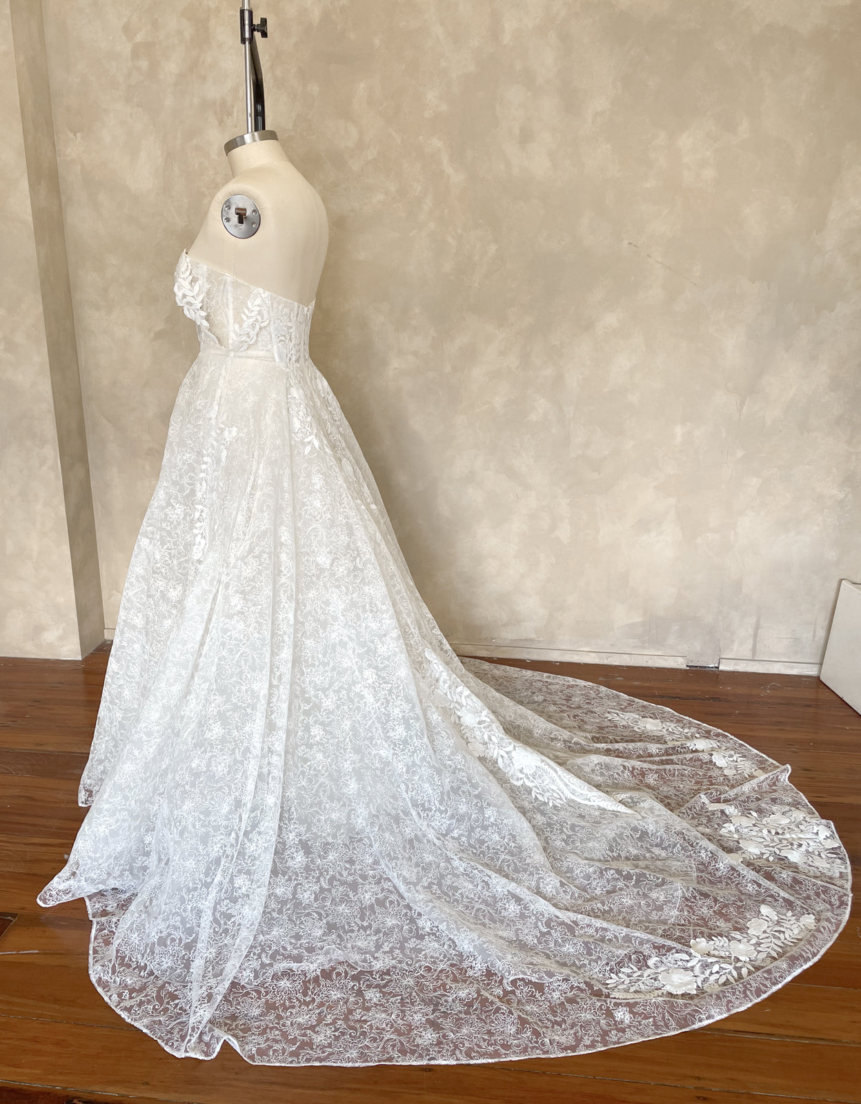 Cole Gown - UK 16 DD