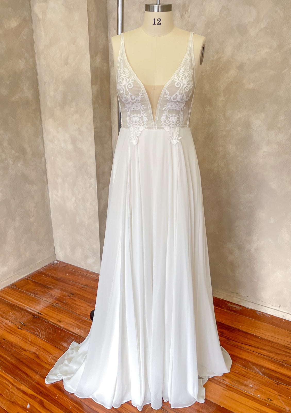 Noble Gown - UK 16