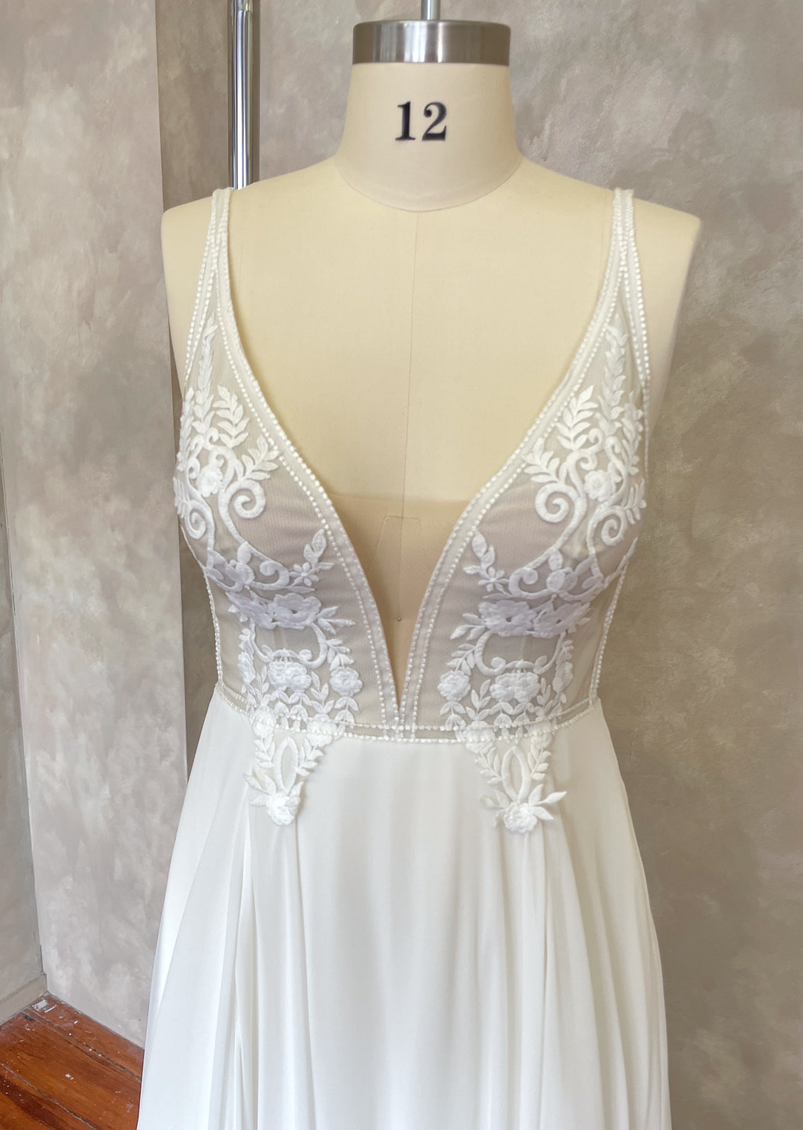 Noble Gown - UK 16