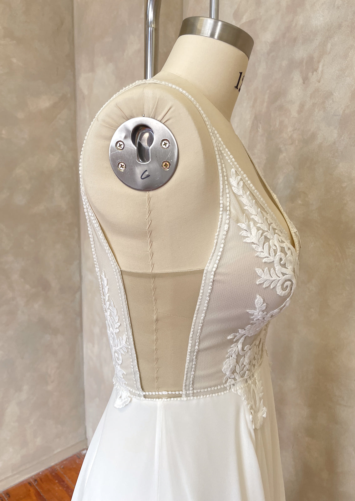 Noble Gown - UK 16