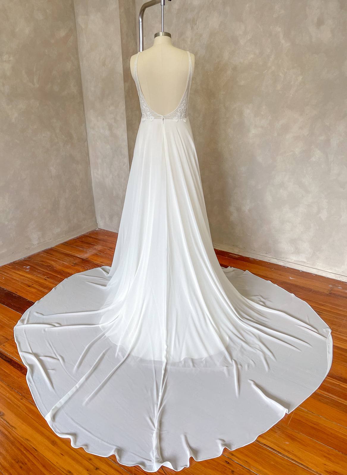 Noble Gown - UK 14