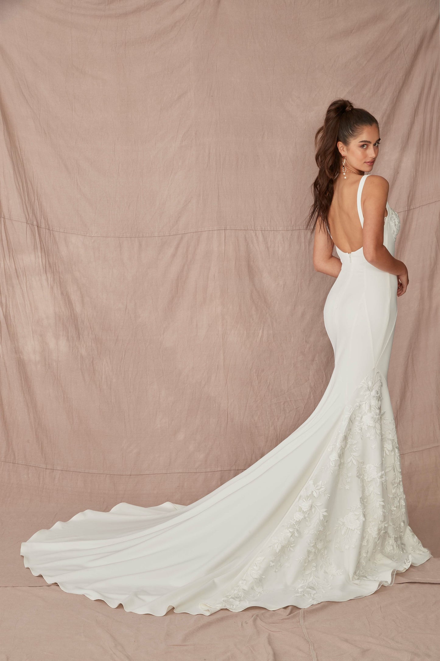 Brady Gown - UK20 C cup