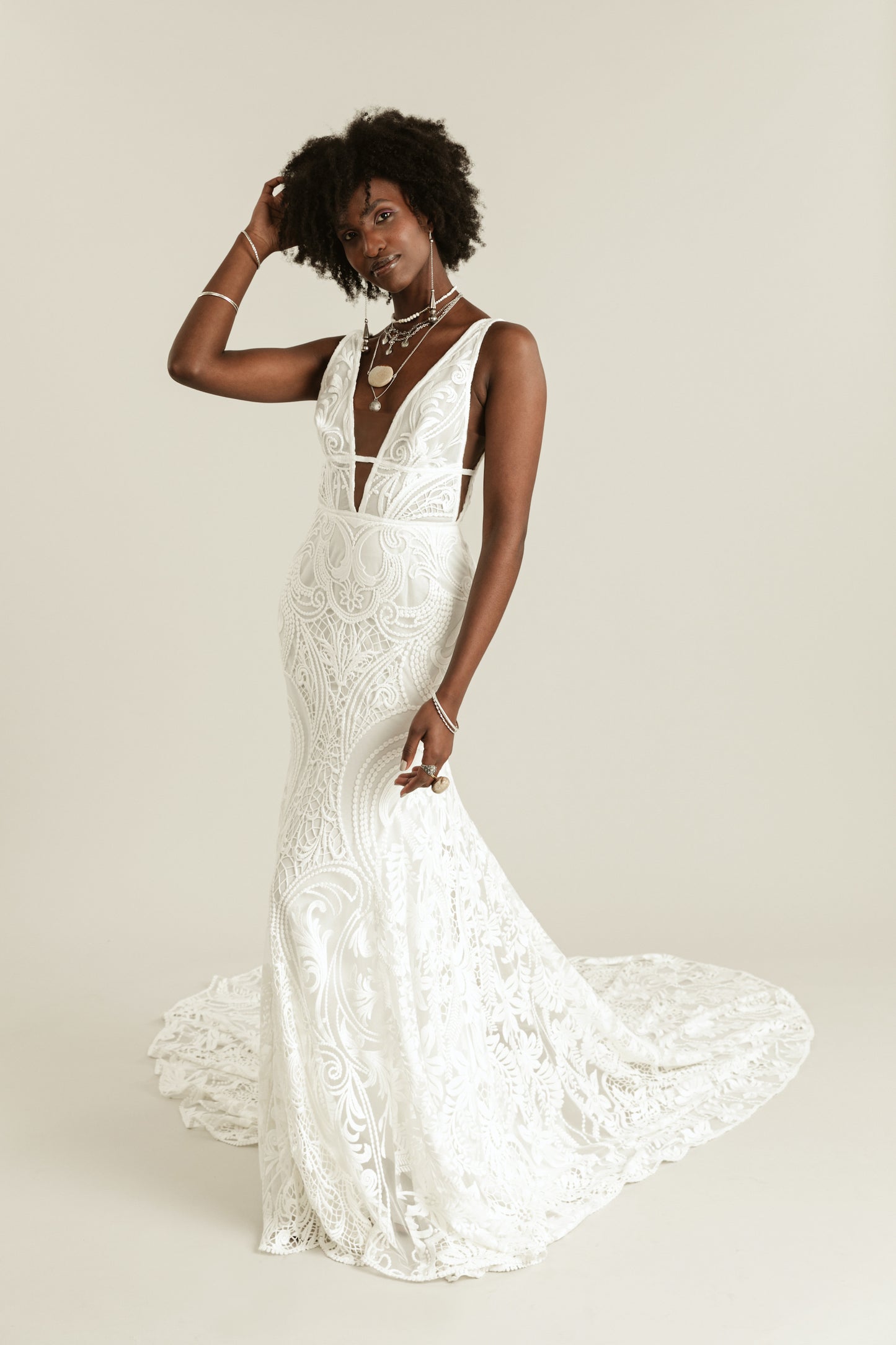 Amos Gown - UK8