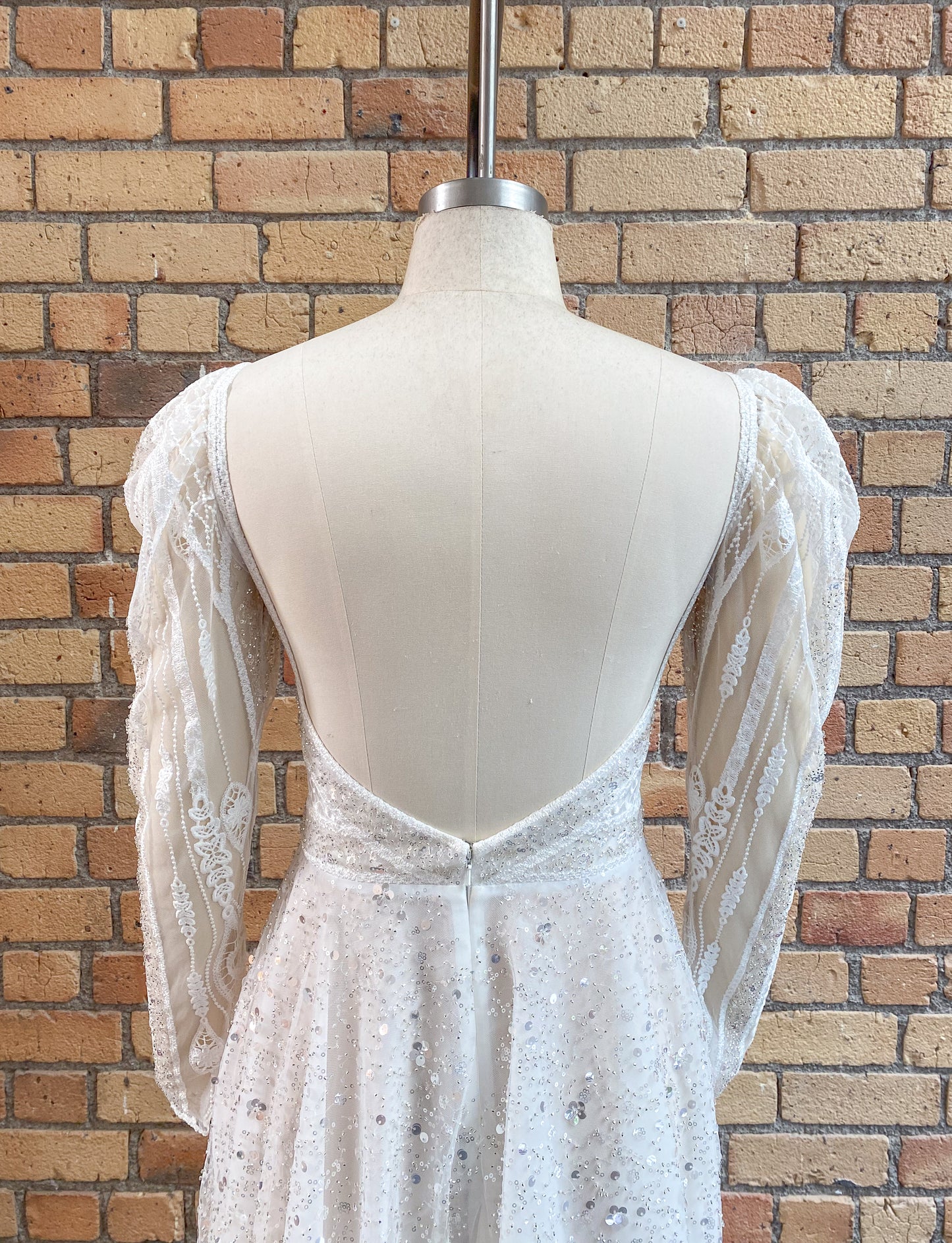 Valley Off-White Gown - UK10