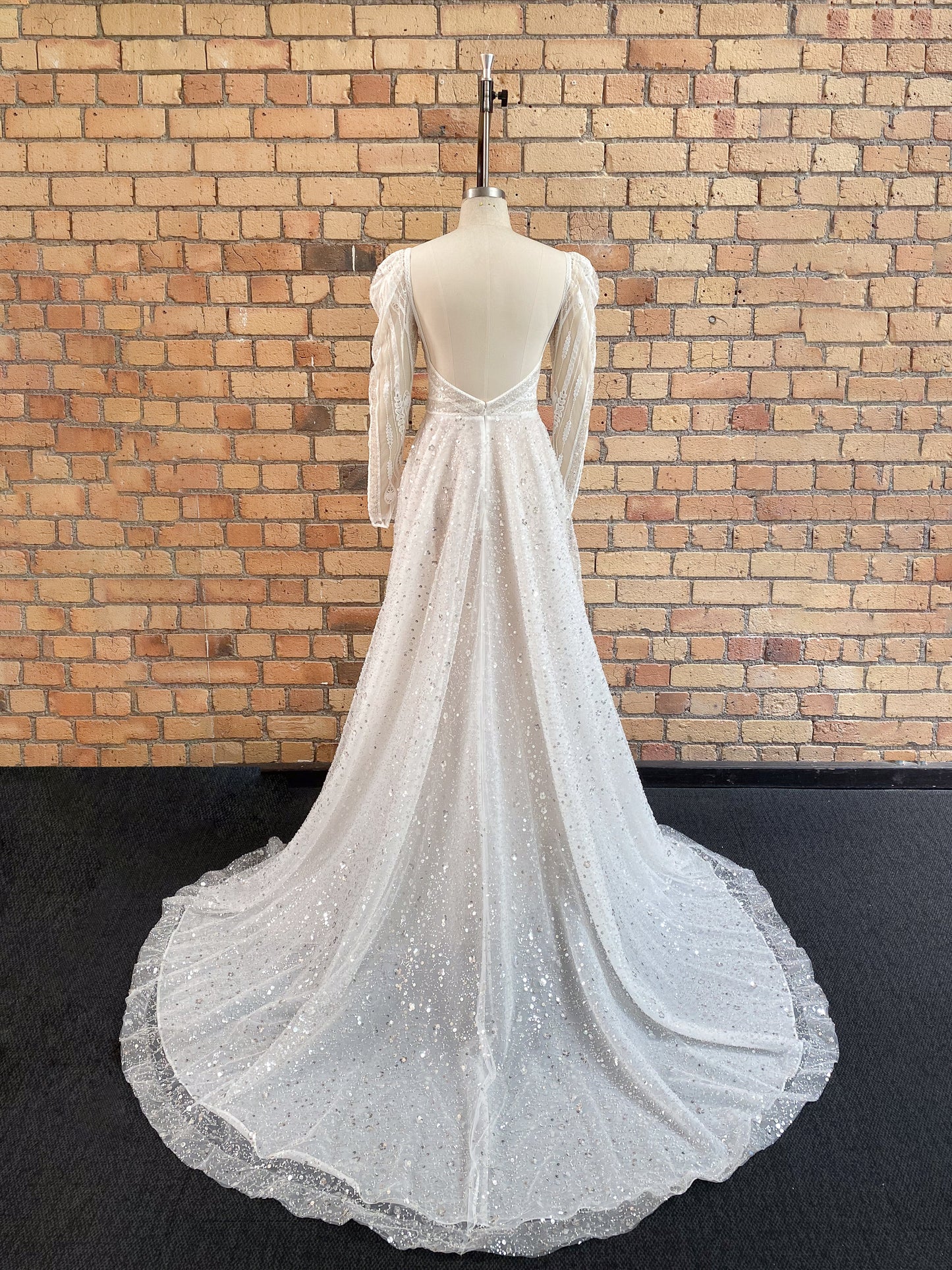Valley Off-White Gown - UK10