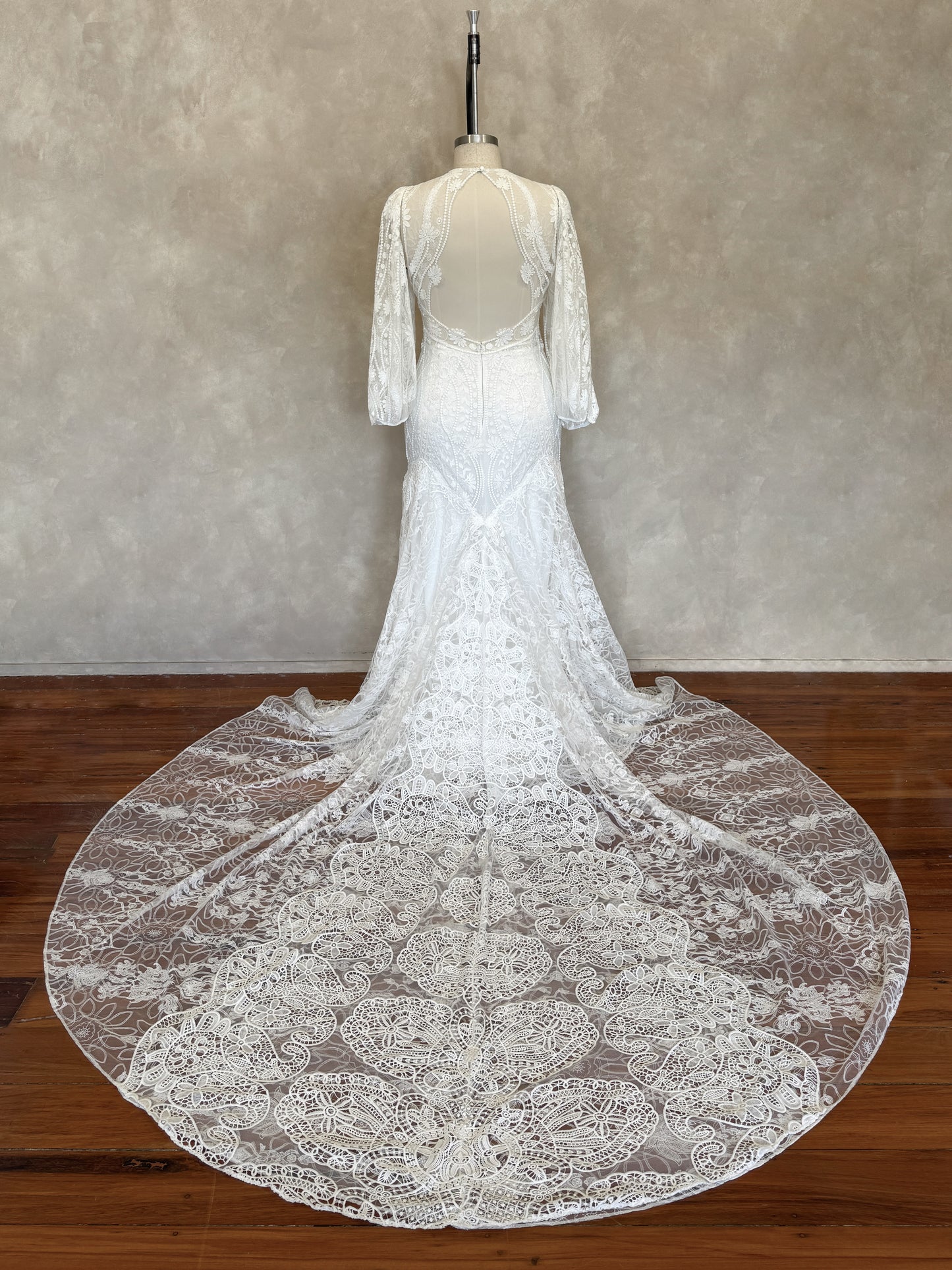 Joni Off-White Gown - UK18