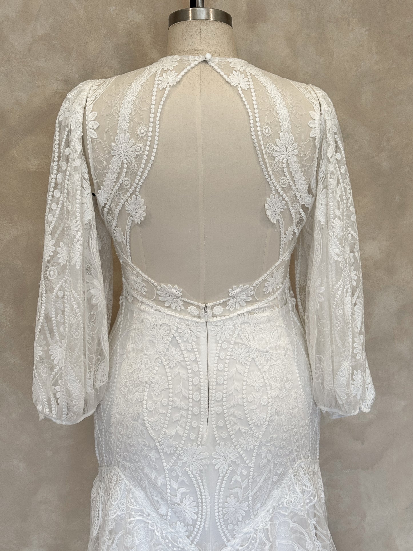 Joni Off-White Gown - UK18