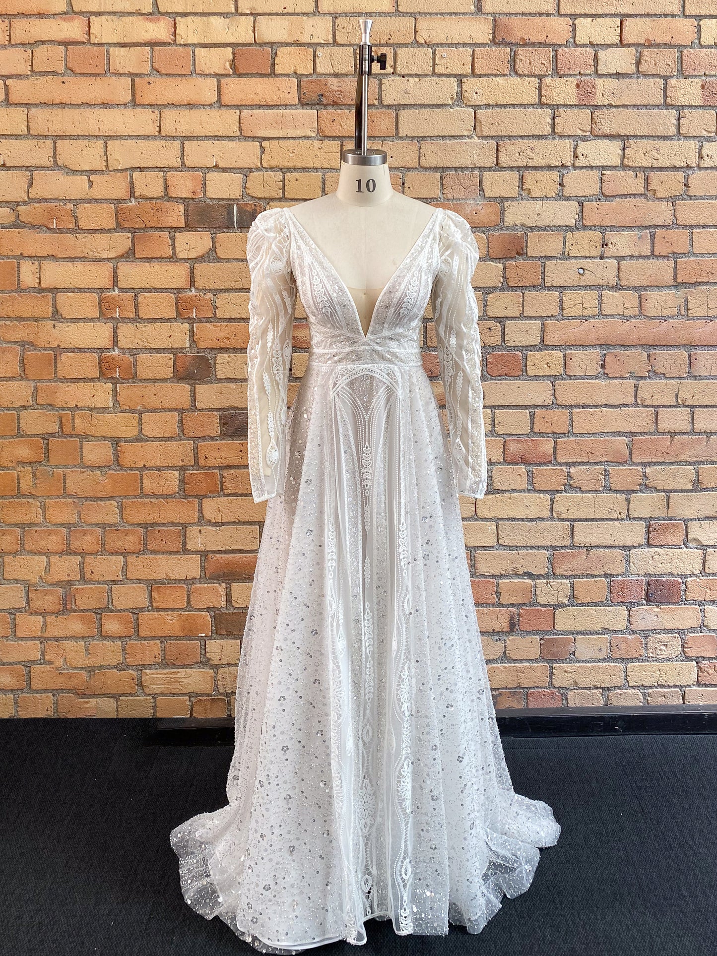 Valley Off-White Gown - UK10