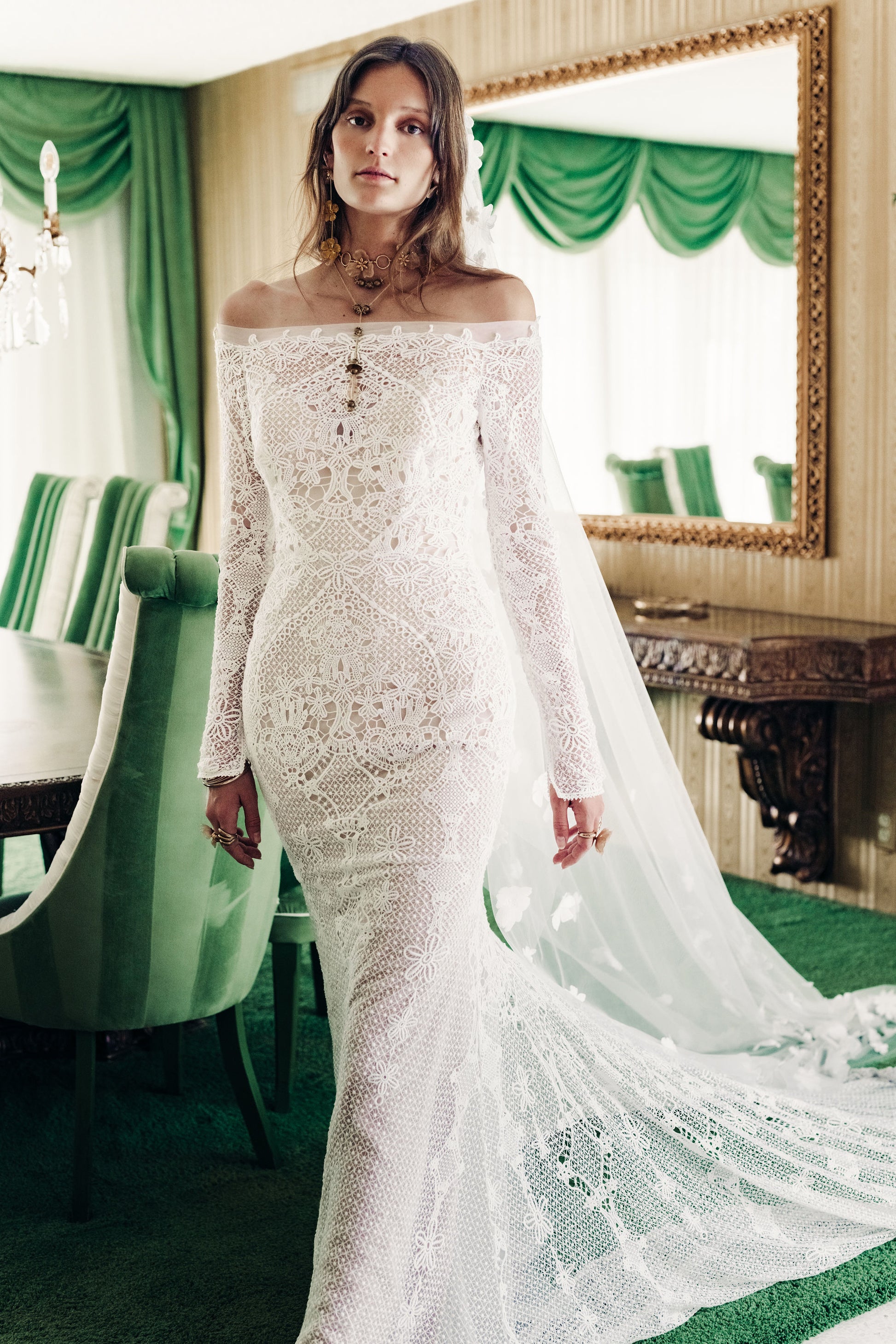 Dylan Gown - UK8 Dylan Gown - UK8