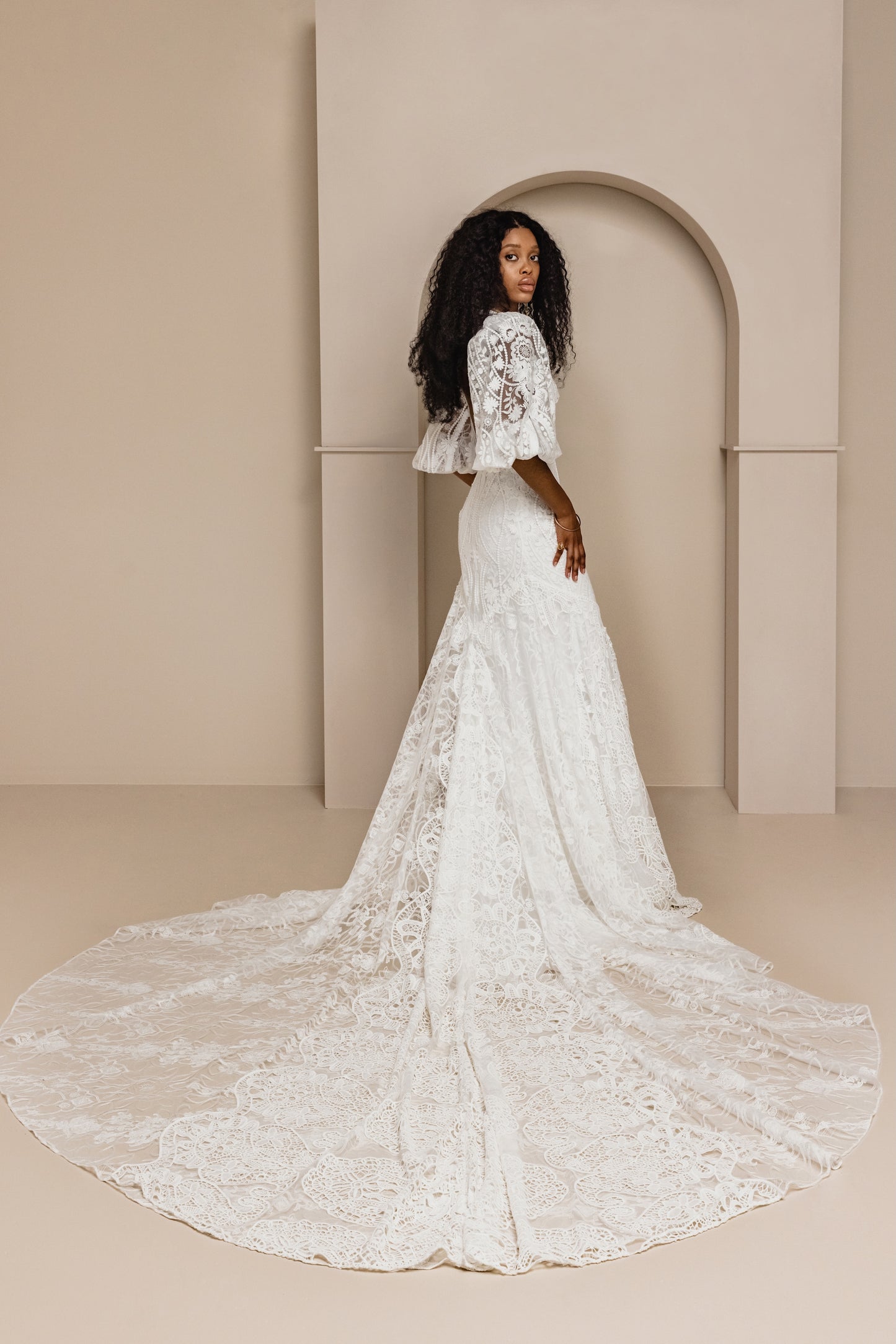 Joni Off White Sleeves - Small
