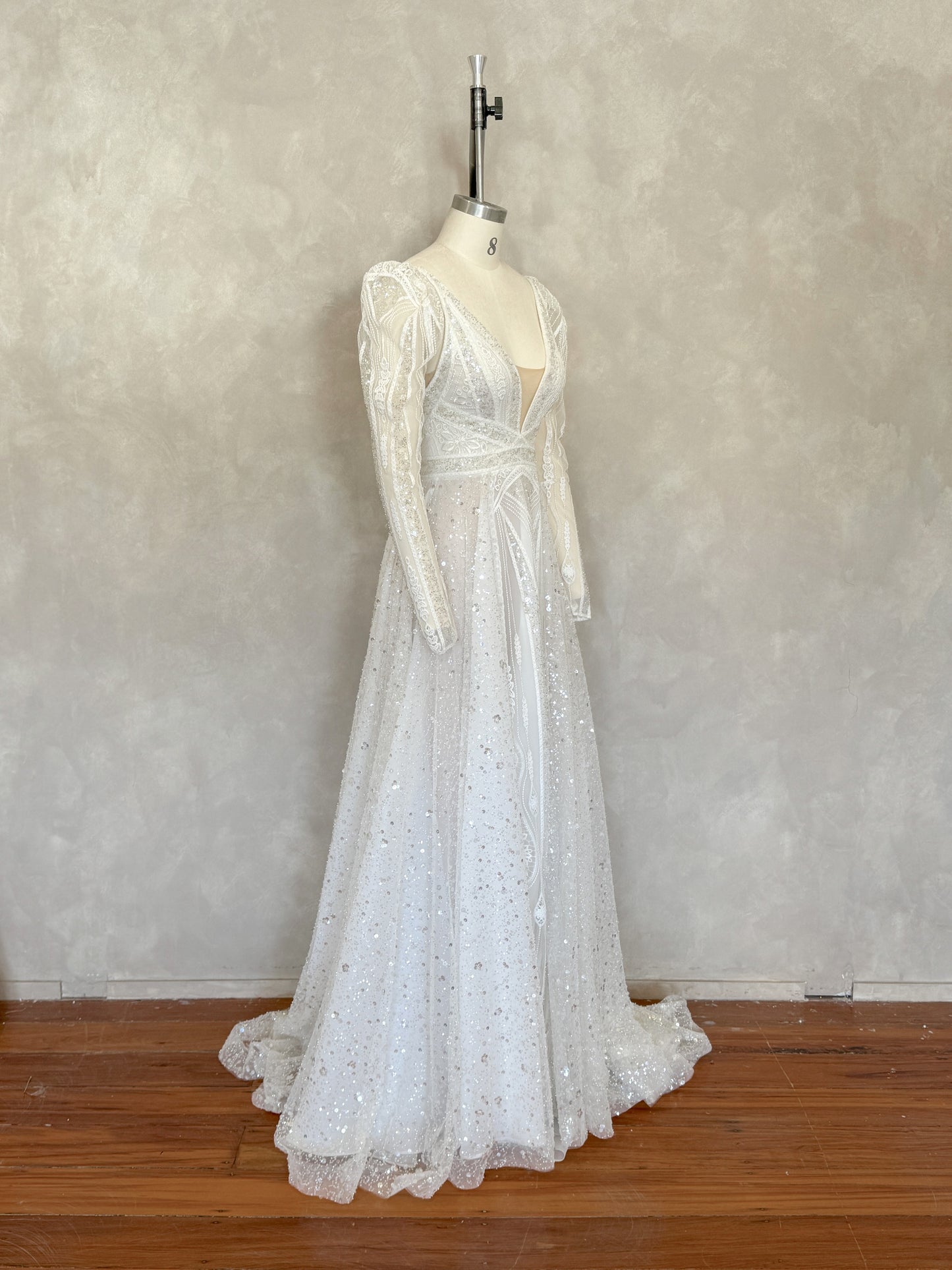 Valley Off-White Gown - UK8