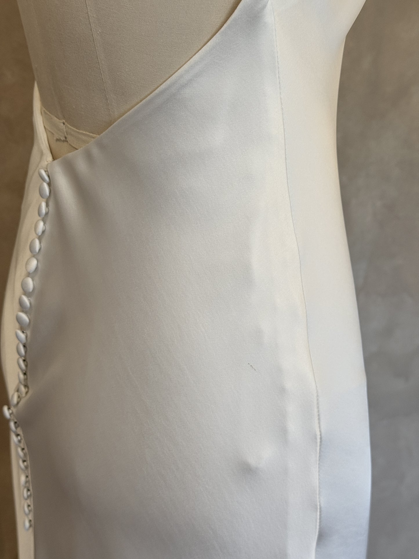 Palm Off-White - UK 10