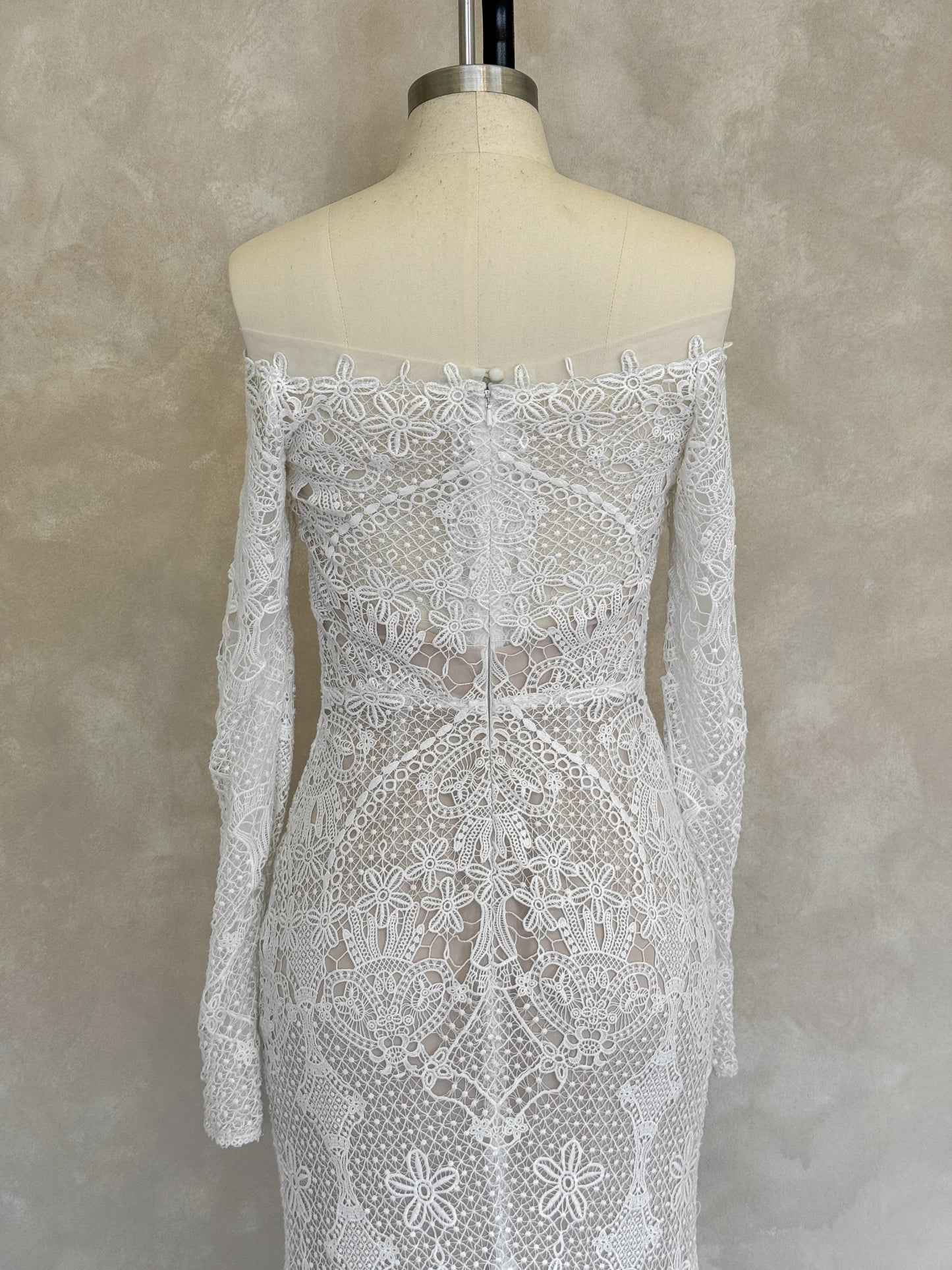Dylan Gown - UK8