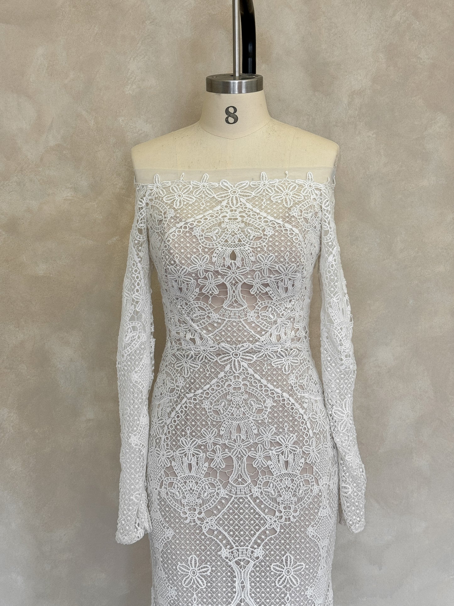 Dylan Gown - UK8