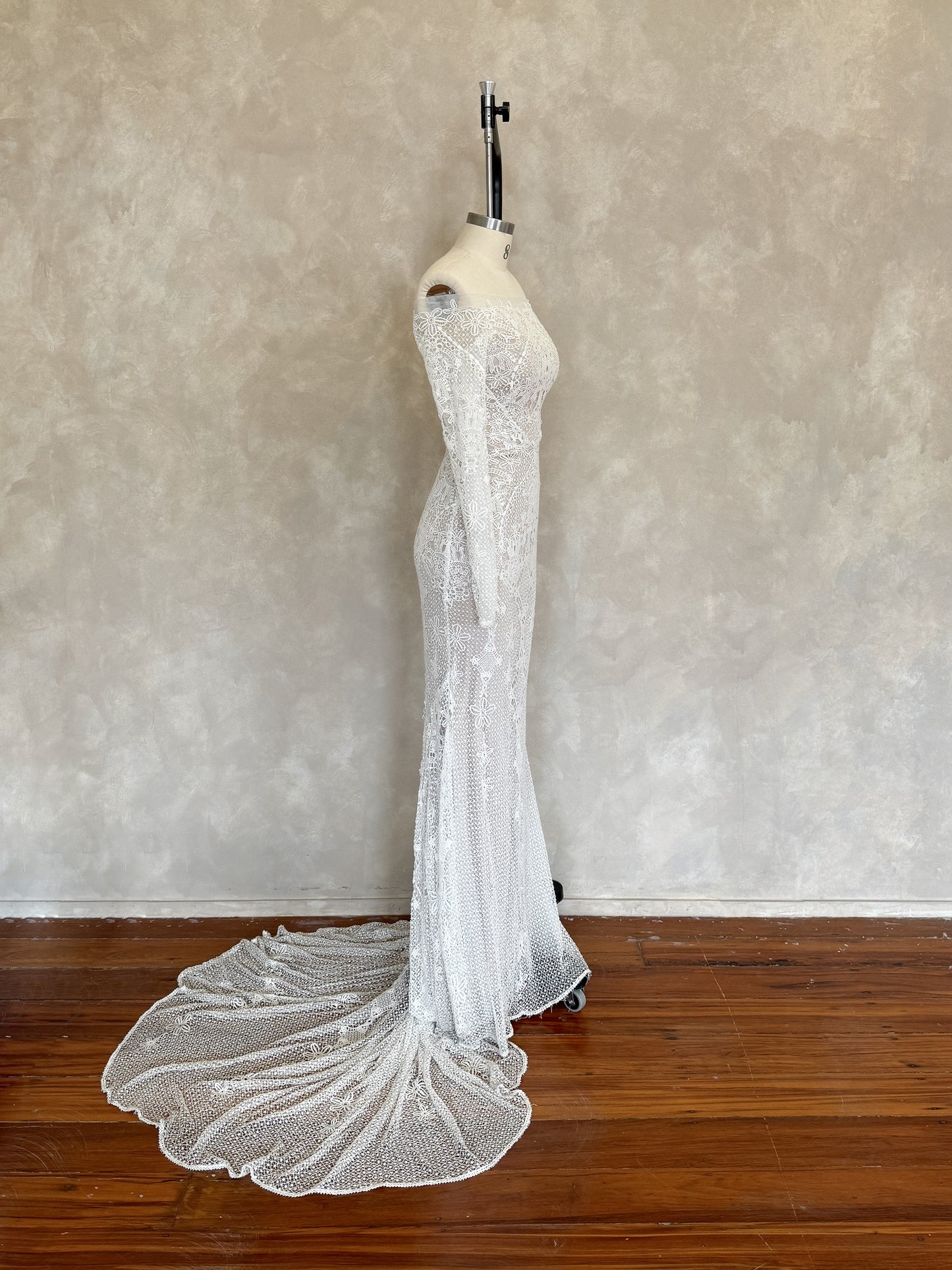 Dylan Gown - UK8