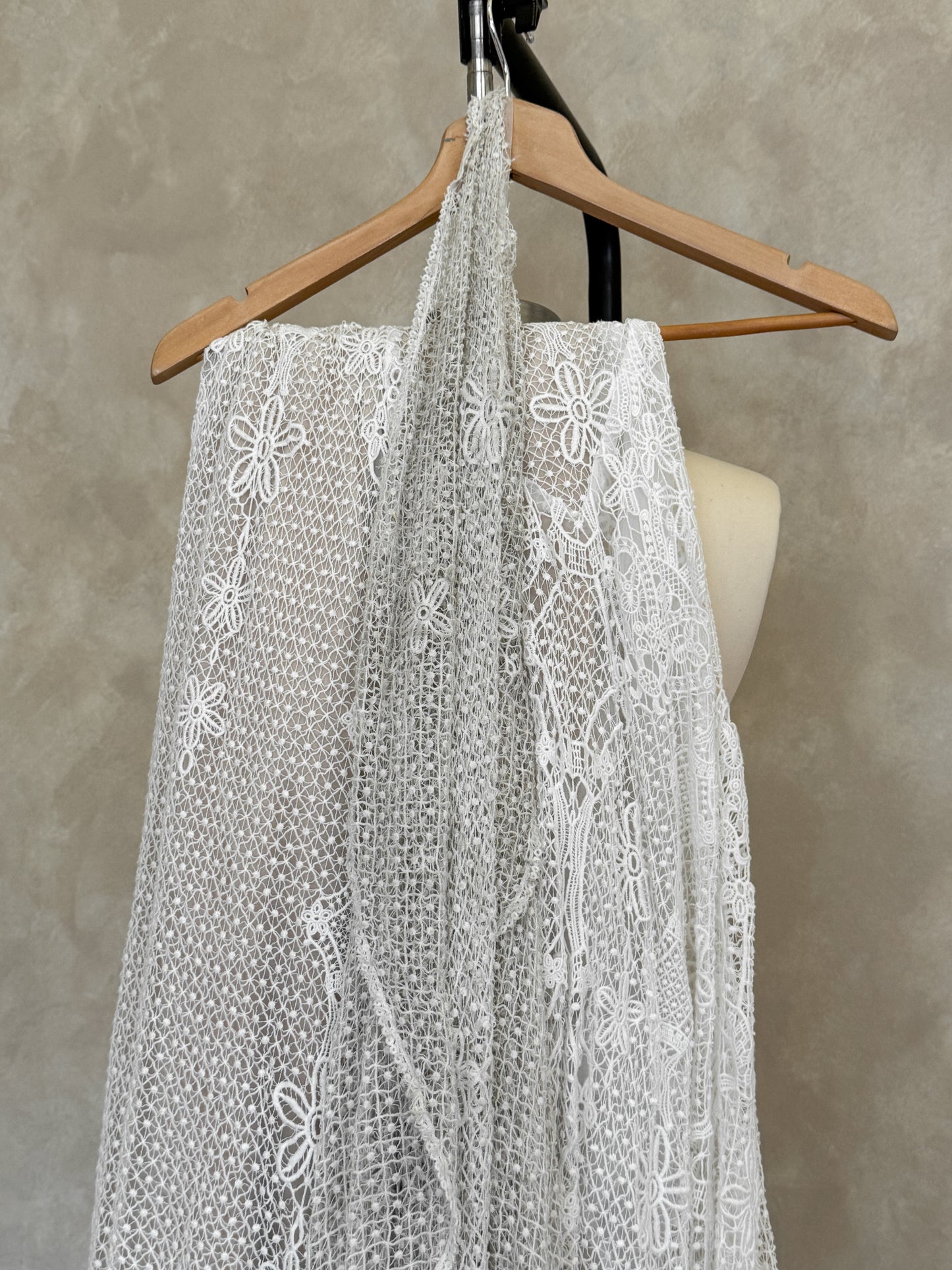 Dylan Gown - UK8